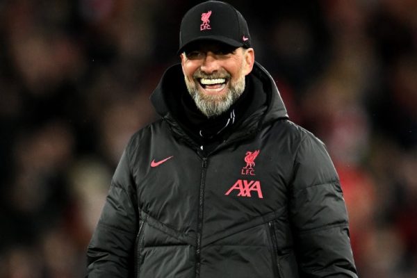 Klopp responds after being asked about Salah & the team's noon kick-off time